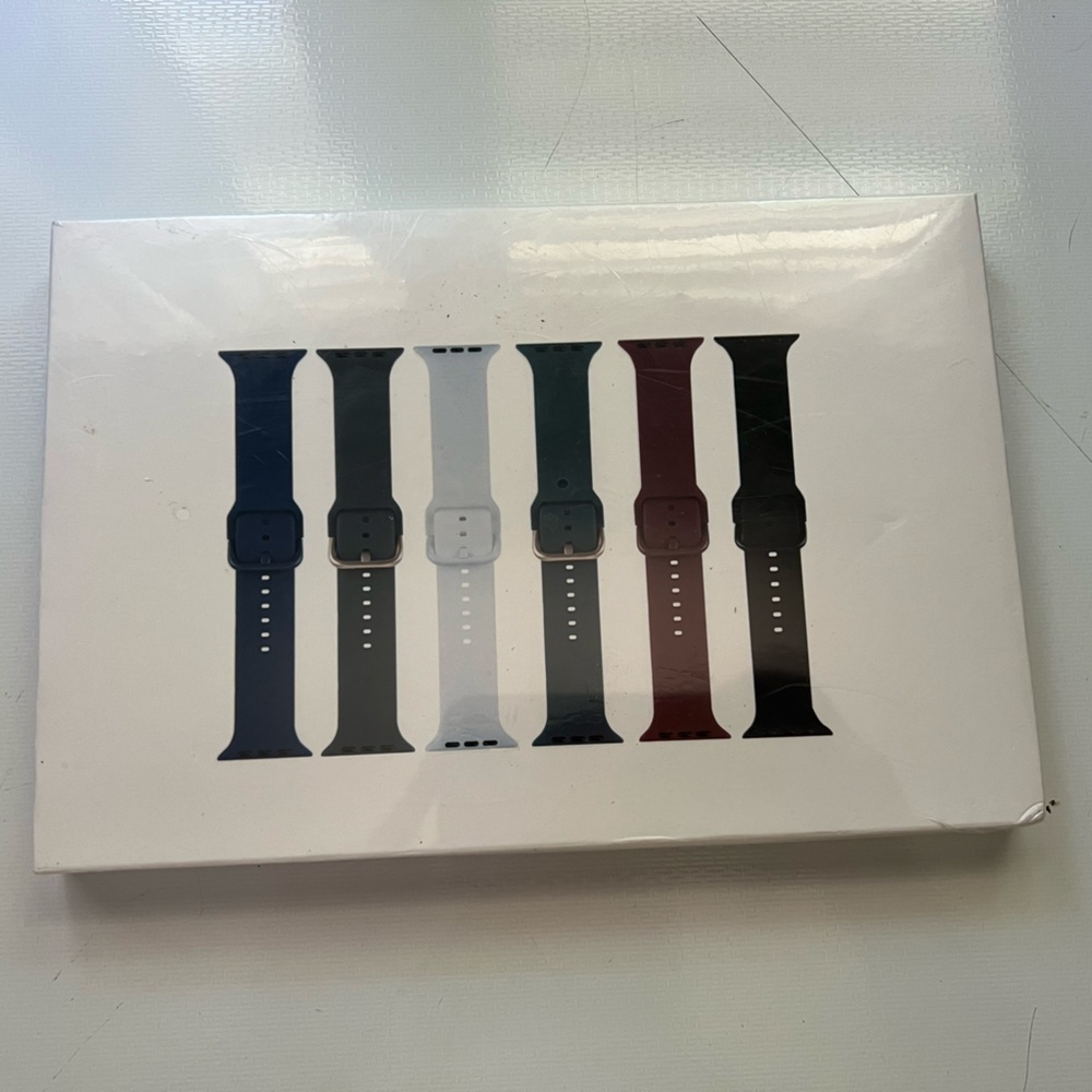 NEW (6) Apple Watch Bands.